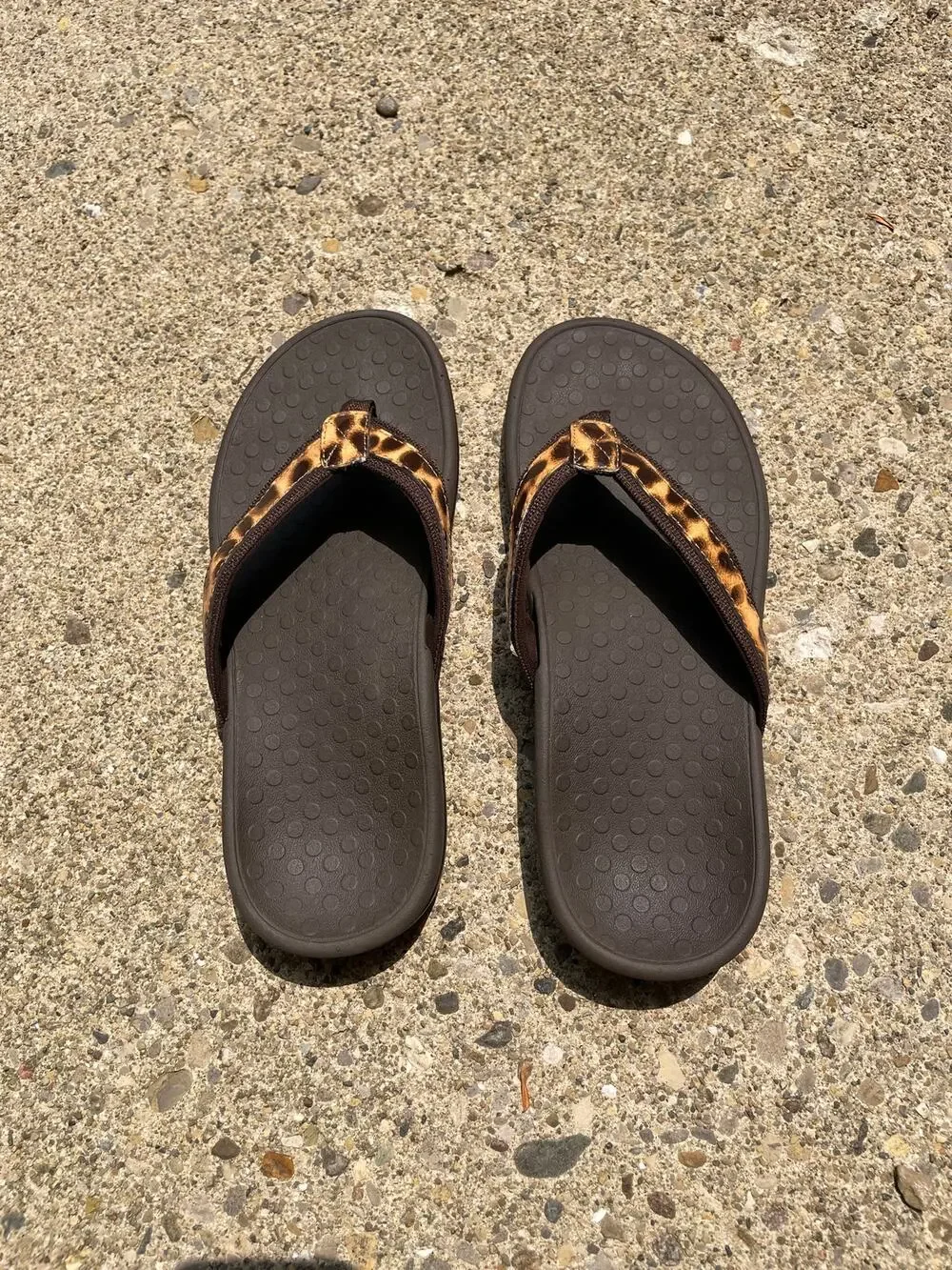 Vionic Tide II Leopard Thong Flip Flops Slip on Sandals Womens Sz 6 Orthotic